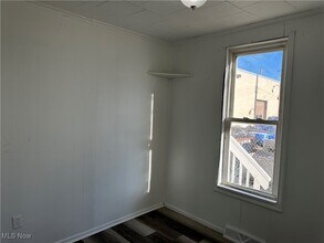 2387 29th St SW in Akron, OH - Foto de edificio - Building Photo