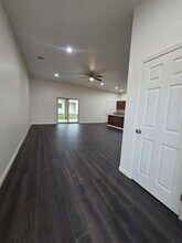 2018 E Seeger Ave in Visalia, CA - Building Photo - Building Photo