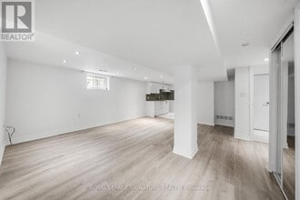 17 Pleasant Ave in Toronto, ON - Building Photo - Building Photo