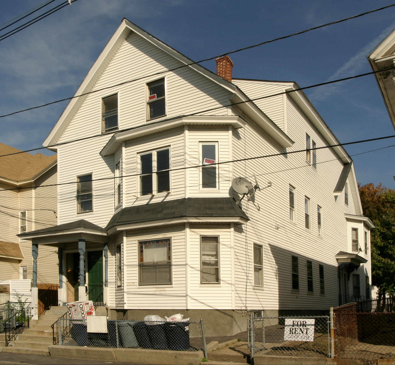 86-88 Agawam St in Lowell, MA - Building Photo