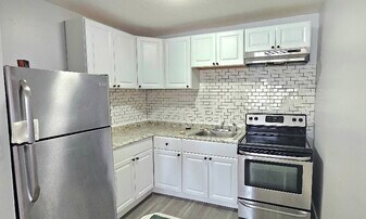 78 Homeside Ave, Unit 303 in West Haven, CT - Building Photo