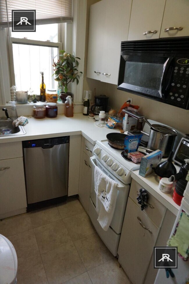 property at 28 Sidlaw Rd