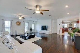 3170 NW 68th Ct in Fort Lauderdale, FL - Building Photo - Building Photo