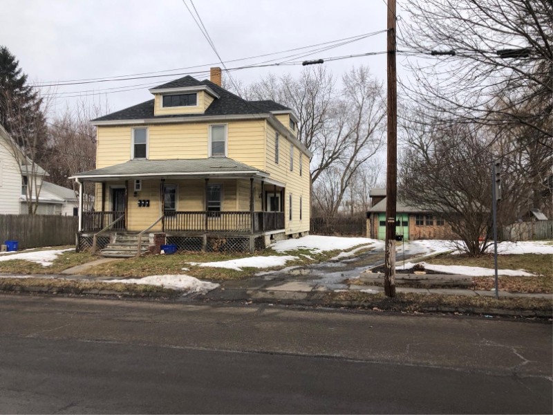 325 E Thurston St in Elmira, NY - Building Photo