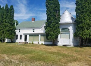 996 State St in Bangor, ME - Building Photo - Building Photo