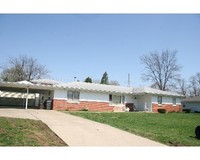 EIU Student Housing #6 in Charleston, IL - Foto de edificio - Building Photo