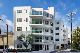 415 S Le Doux Rd in Los Angeles, CA - Building Photo - Building Photo