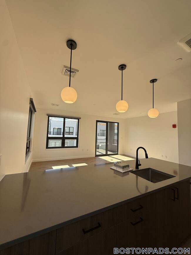 199 Gardner St in Boston, MA - Building Photo - Building Photo