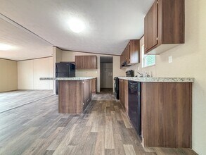 1071 Ramble Hills in Canyon Lake, TX - Building Photo - Building Photo