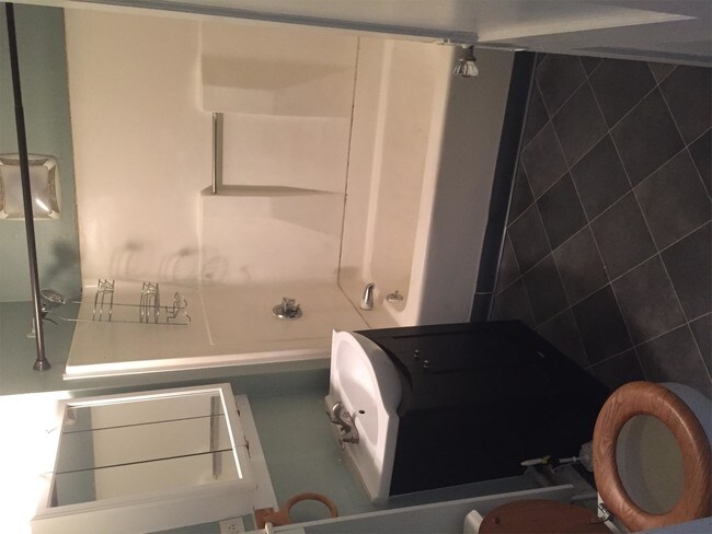 1040 Capitol Ave-Unit -1W in Hartford, CT - Building Photo - Building Photo