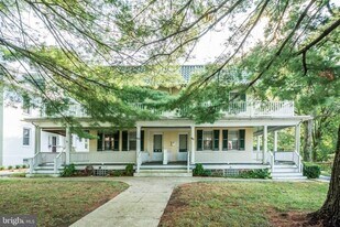 4101 Roland Ave, Unit 2F in Baltimore, MD - Building Photo