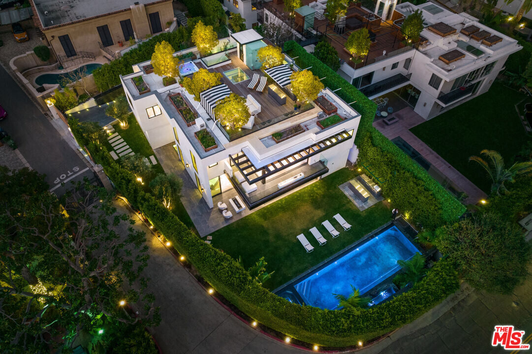 1100 La Collina Dr in Beverly Hills, CA - Building Photo