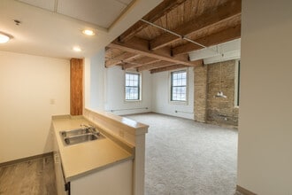Shoe Factory Apartments in Beaver Dam, WI - Foto de edificio - Building Photo