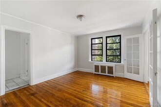 240 Martine Ave in White Plains, NY - Building Photo - Building Photo