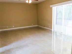 3568 Sanctuary Dr in Coral Springs, FL - Building Photo - Building Photo