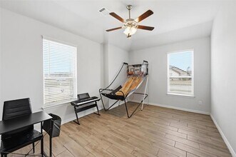 196 Lady Bird Dr in Waxahachie, TX - Building Photo - Building Photo