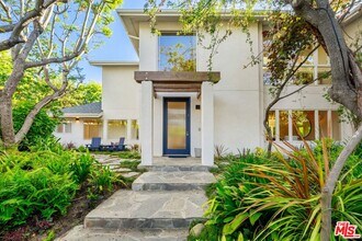 10148 Angelo Cir in Beverly Hills, CA - Foto de edificio - Building Photo