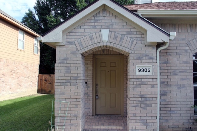 property at 9305 Harrisburg Ln