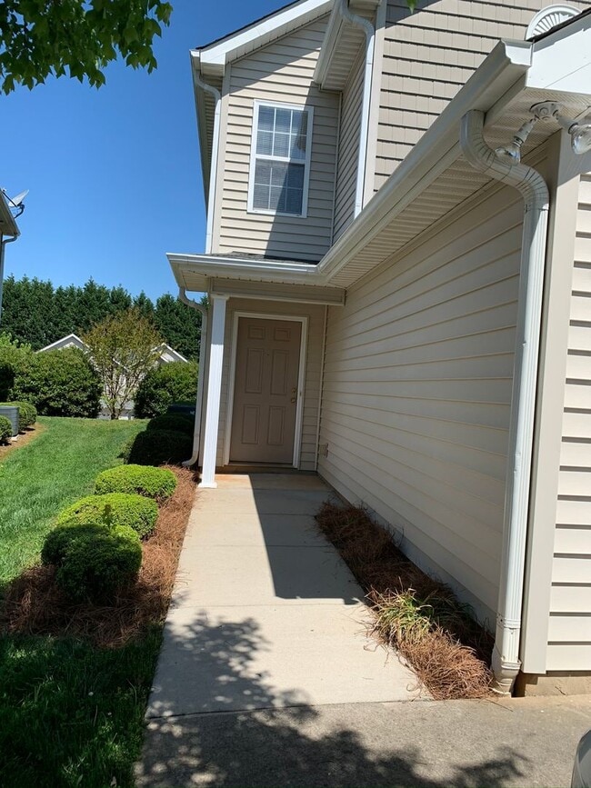 128 Clusters Cir in Mooresville, NC - Building Photo - Building Photo