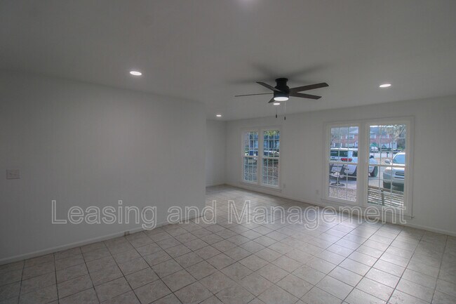 910 Sea Gull Dr in Mount Pleasant, SC - Building Photo - Building Photo