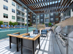 Atlas Waterside in Fort Worth, TX - Foto de edificio - Building Photo