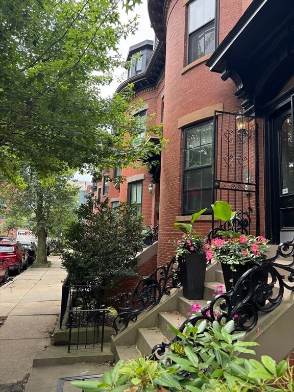 85 E Brookline St in Boston, MA - Building Photo - Building Photo