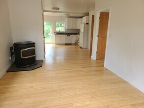 64 Brown Rd in Hampton Falls, NH - Building Photo - Building Photo