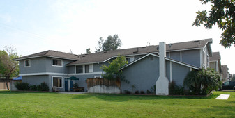 11346 Magnolia Ave Apartments