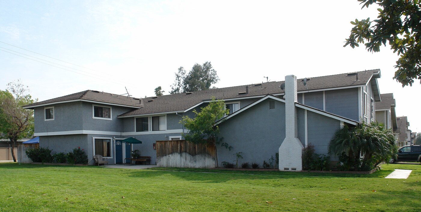 11346 Magnolia Ave in Riverside, CA - Building Photo