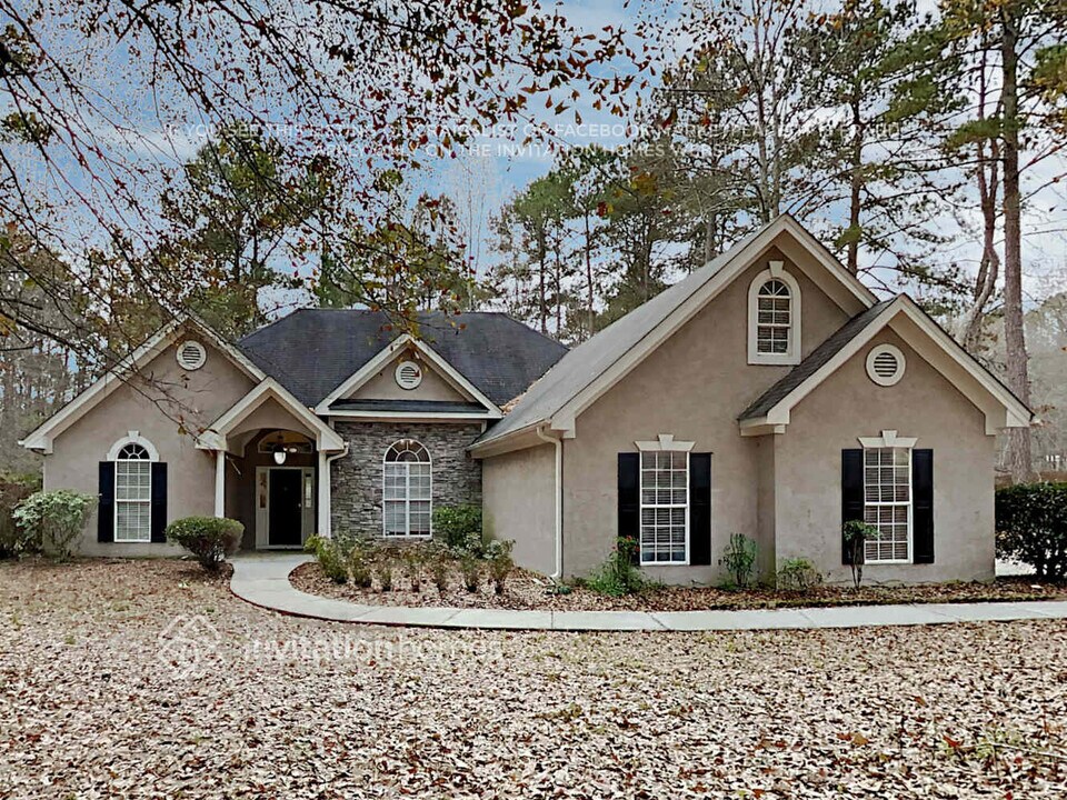 1590 Lake Dow Rd in Mcdonough, GA - Foto de edificio