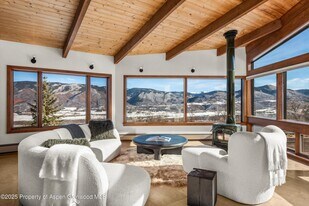2227 Juniper Hill Rd in Aspen, CO - Building Photo