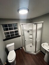 8915 Irvington Blvd in Houston, TX - Building Photo - Building Photo