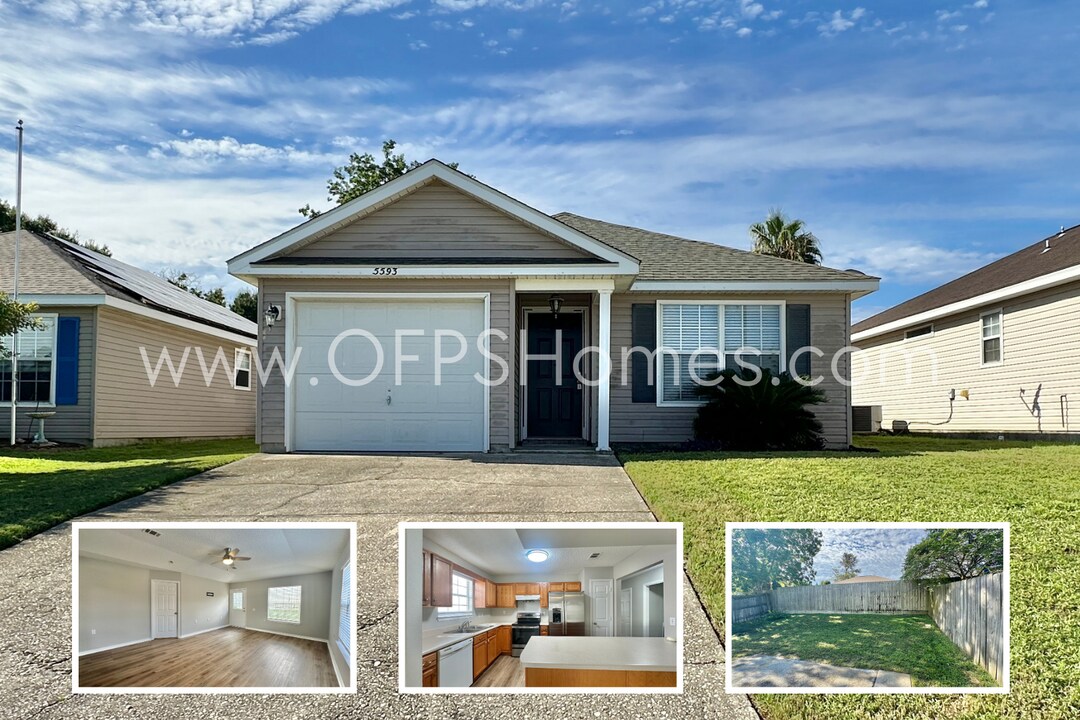 5593 Shadow Shore Pl in Gulf Breeze, FL - Building Photo