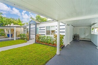 342 NW 46th St in Miami, FL - Building Photo - Building Photo