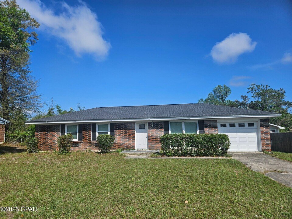 303 S Gay Ave in Panama City, FL - Building Photo