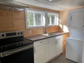 2053 Monroe St in Wilmington, NC - Building Photo - Building Photo