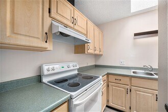 6455 E Bates Ave in Denver, CO - Building Photo - Building Photo