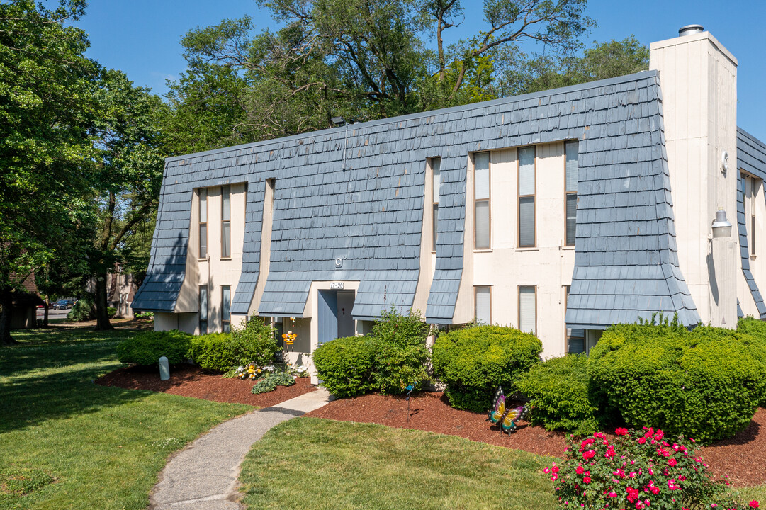 Pine Ridge Apartments in Lindenwold, NJ - Building Photo