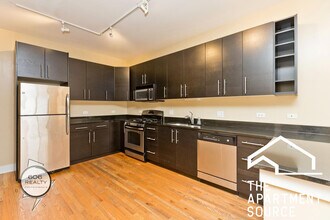 2504 N Willetts Ct, Unit 2D in Chicago, IL - Building Photo - Building Photo
