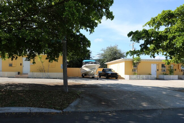 506-520 Conniston Rd in West Palm Beach, FL - Building Photo - Building Photo