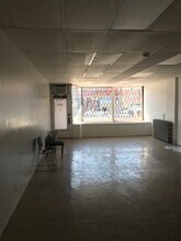 3462 W North Ave-Unit -3462-Store in Chicago, IL - Building Photo - Building Photo