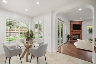 8041 Valley Flores Dr in Los Angeles, CA - Building Photo - Building Photo