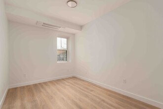 361 Admiral St in Providence, RI - Building Photo - Building Photo