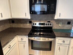 62 Evanston St in Houston, TX - Building Photo - Building Photo