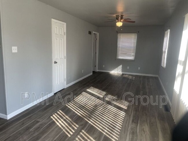 2424 SW 25th Dr in Topeka, KS - Building Photo - Building Photo