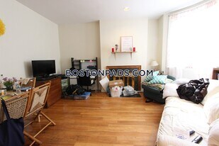 616 Columbus Ave in Boston, MA - Building Photo