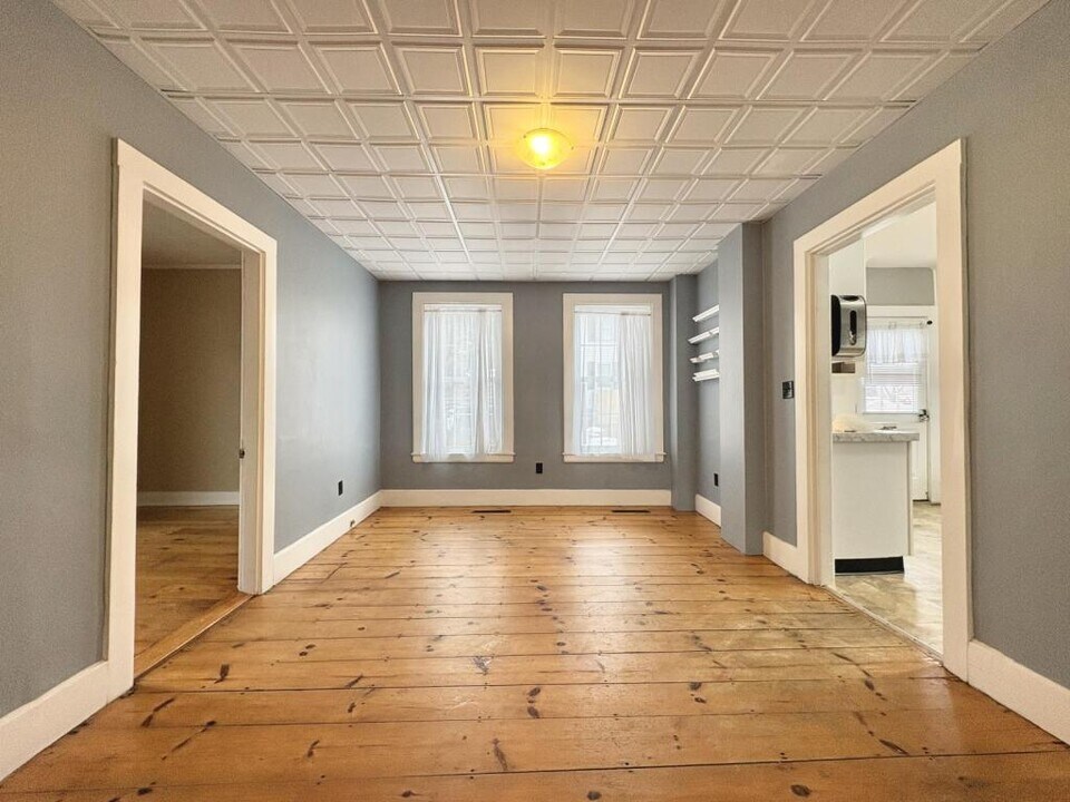 14 Maple St in Lisbon, ME - Building Photo