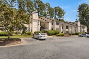 2510 Huntingdon Chase in Atlanta, GA - Building Photo