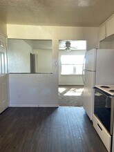 2215 Riverview Dr, Unit C in Irving, TX - Building Photo - Building Photo