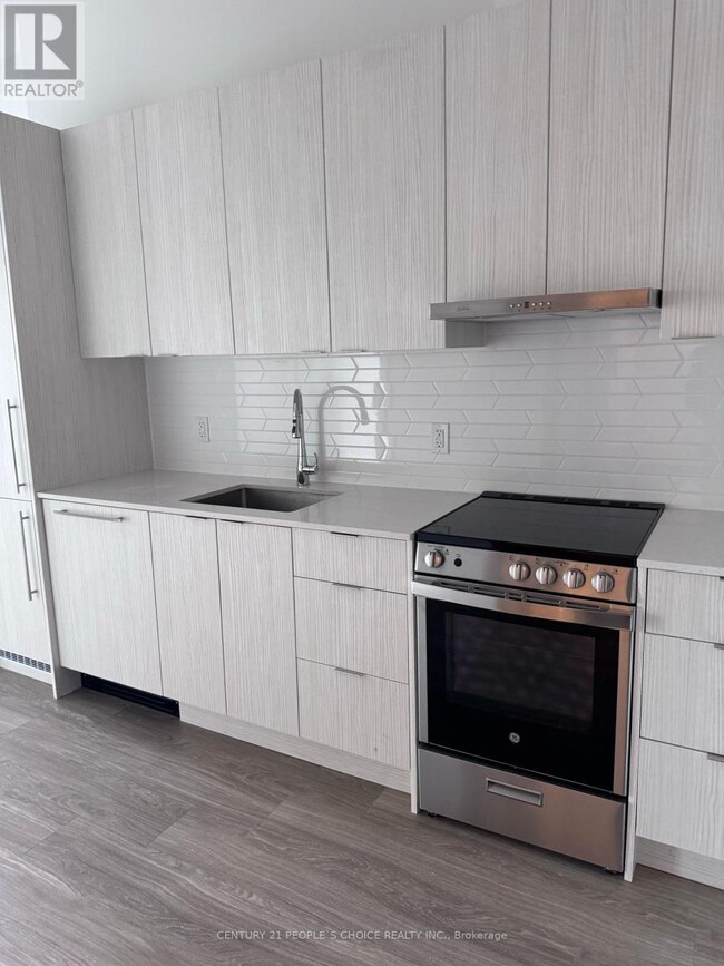430-430 Square One Dr in Mississauga, ON - Building Photo - Building Photo